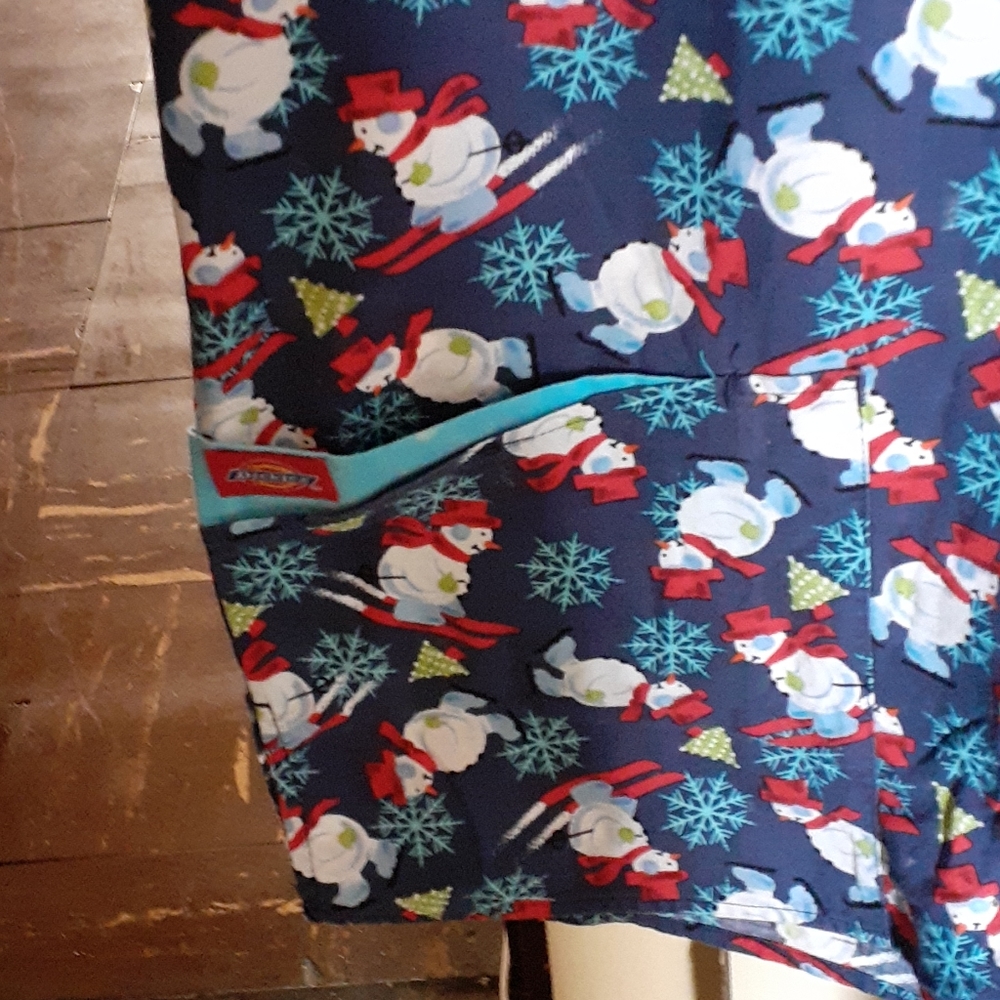 Scrub top - Picture 2 of 2